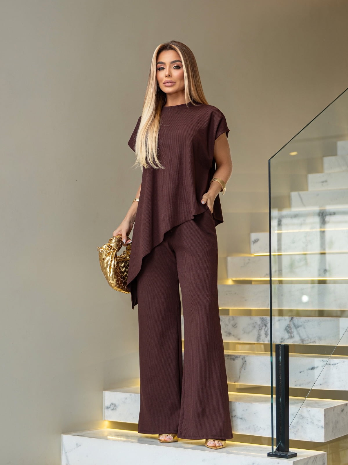 CONJUNTO ANARRUGA PREMIUM ASSIMÉTRICO MARROM