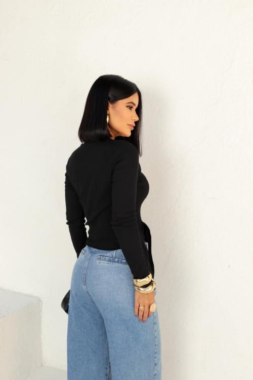 BLUSA ASSIMÉTRICA CANELADA PRETA