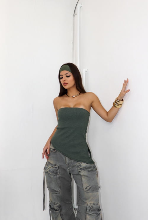 BLUSA CANELADA ASSIMÉTRICA TOMARA QUE CAIA VERDE