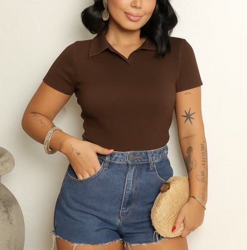 BLUSA CANELADA COM GOLA MARROM