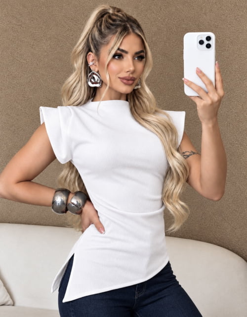 BLUSA MALHA RIBANA ASSIMÉTRICA - BRANCA BLUSA MALHA RIBANA ASSIMÉTRICA - BRANCA